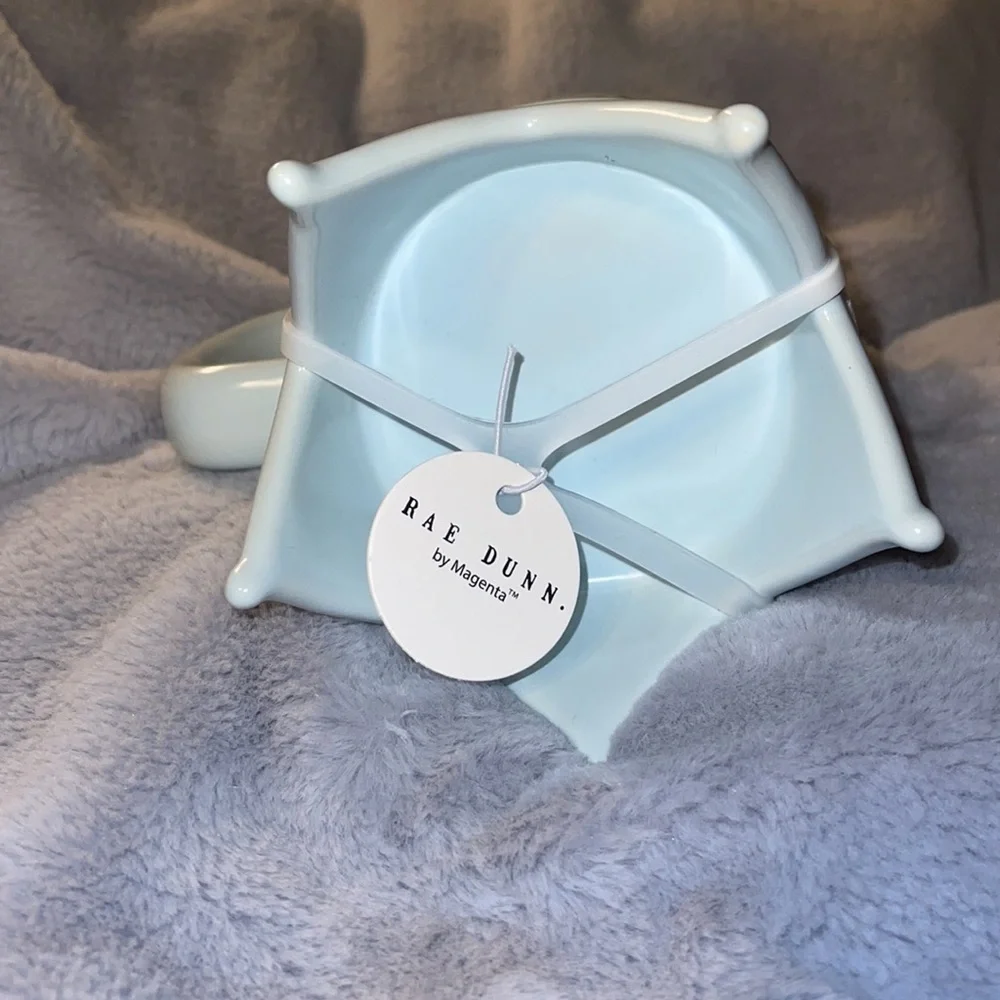 Rae Dunn RARE “Boss Mom” w/a Crown Lid /Light Blue